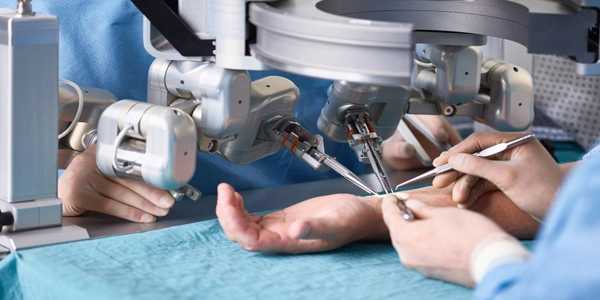 Robotic Surgery: Transforming Medicine with Precision and Innovation