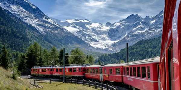 5 Best Train Journeys For Scenic Travel Enthusiasts